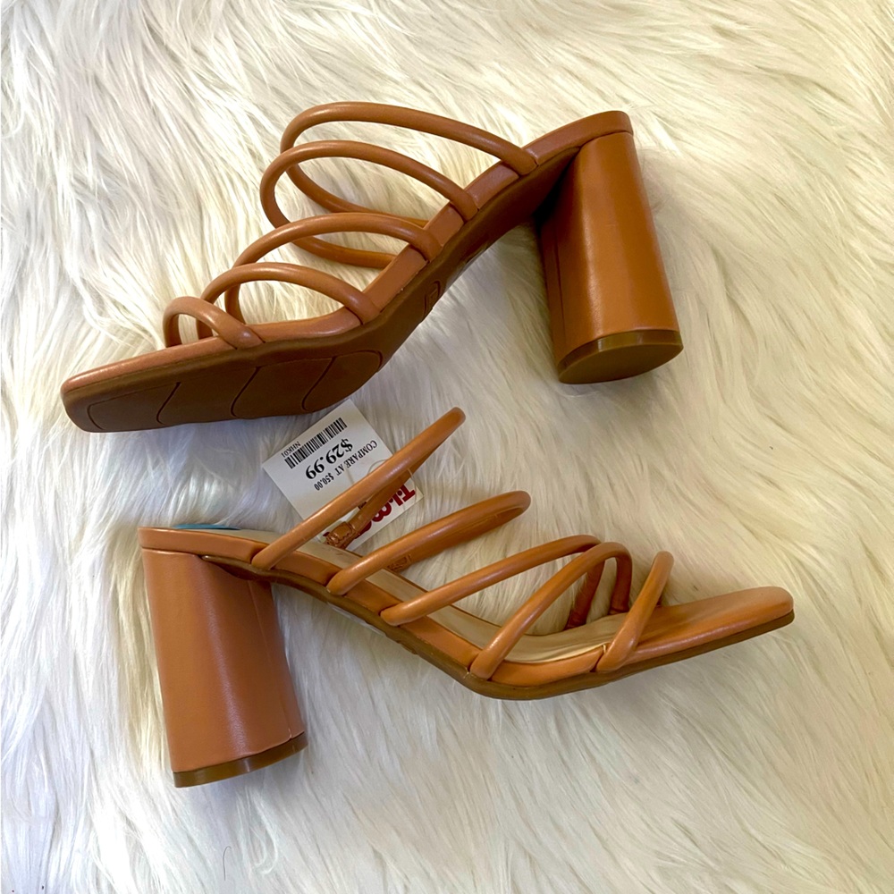Nine West Square Toe block heels ! Camel / nude